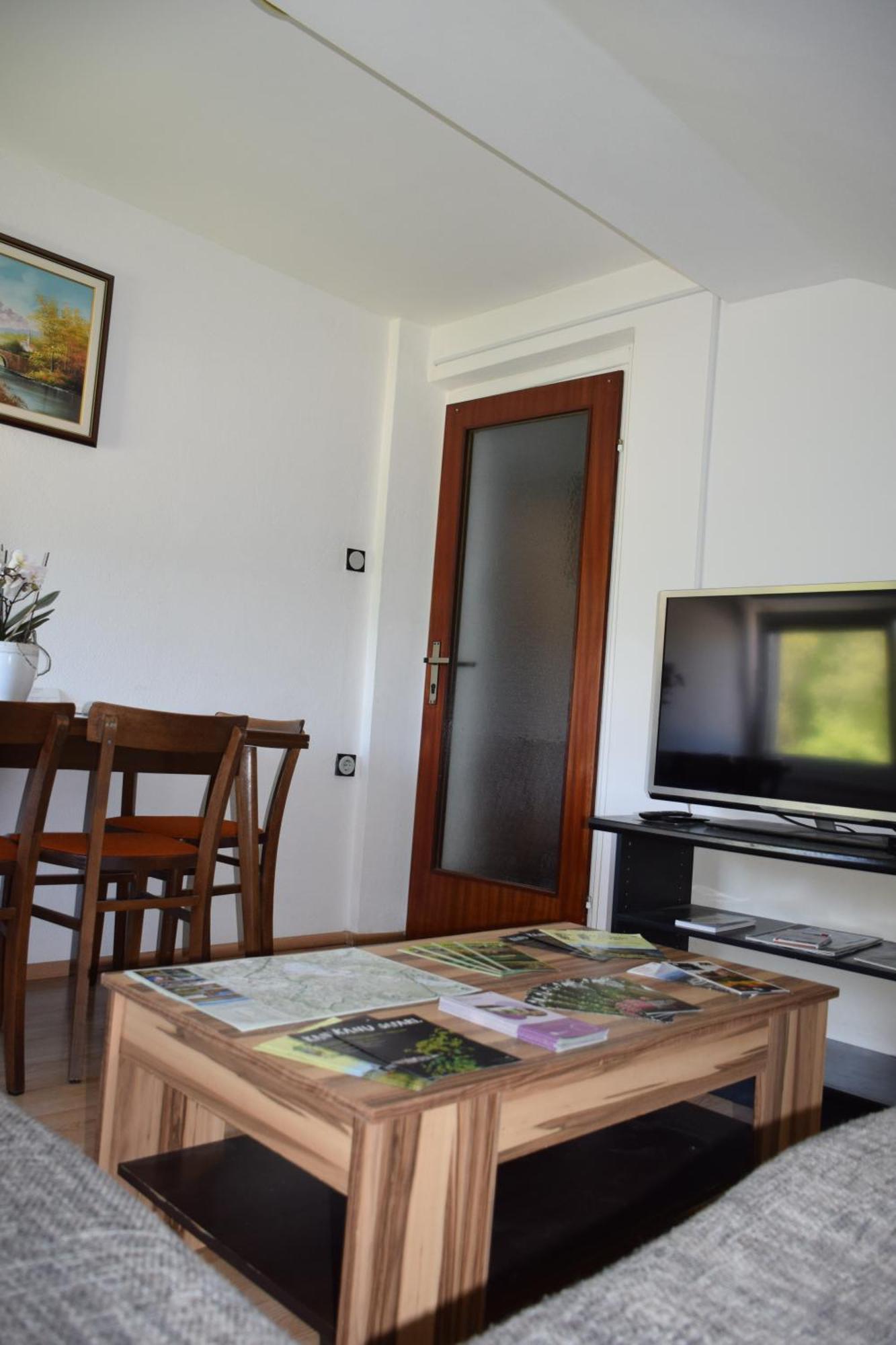 Apartma Narava Begunje pri Cerknici Δωμάτιο φωτογραφία